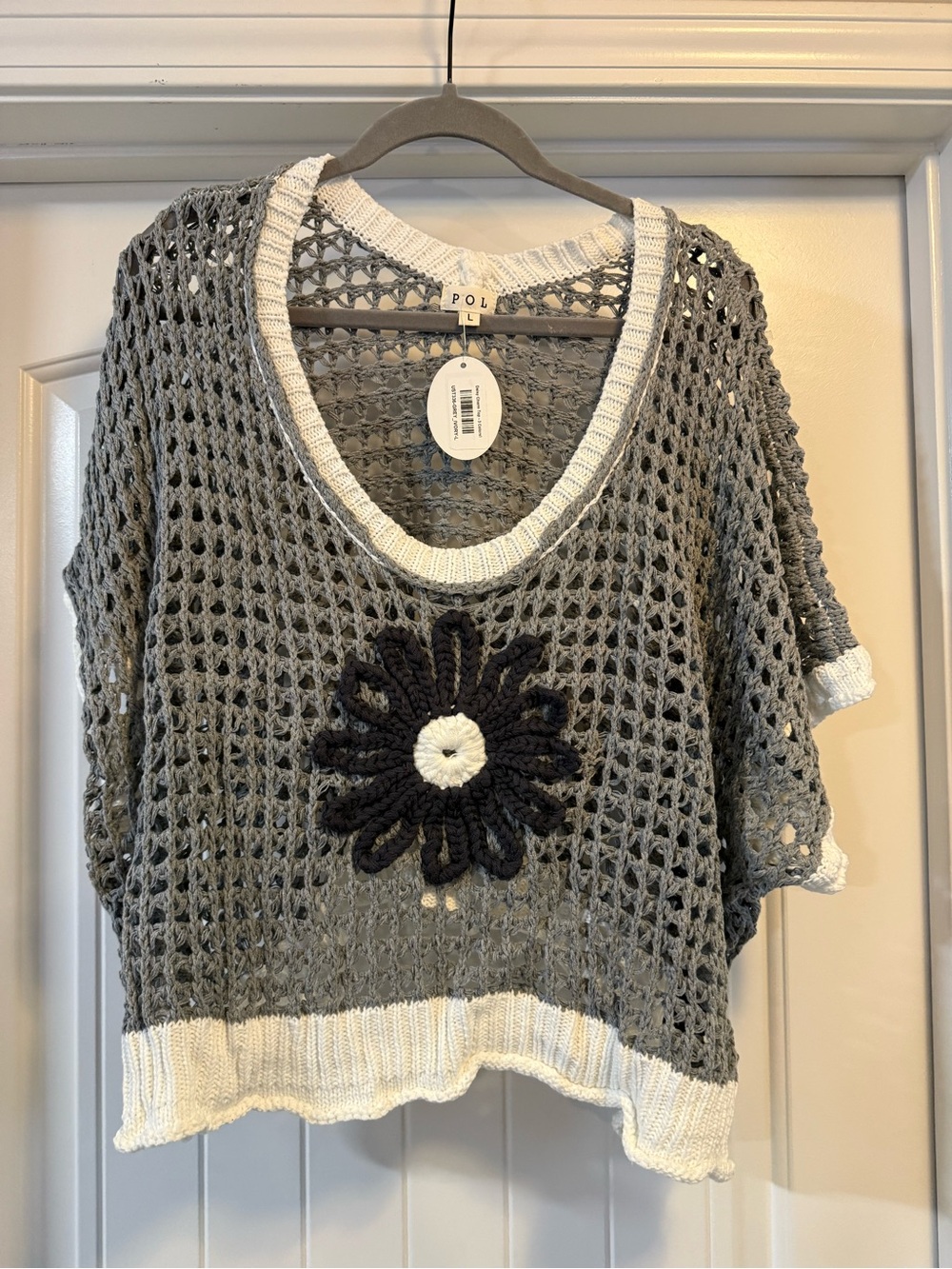 POL Gray Open-Knit Scoop Neck Sweater with White Trim and Black Daisy